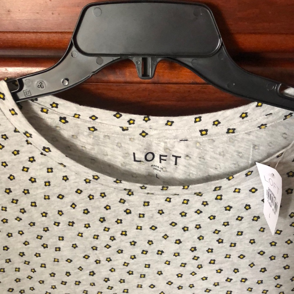 NWT Short sleeve floral t shirt
